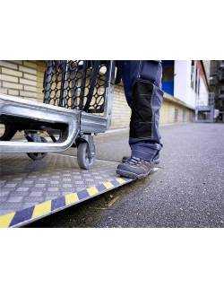 tesa 60951 50mmx15m Slydimą mažinanti juosta juoda/geltona